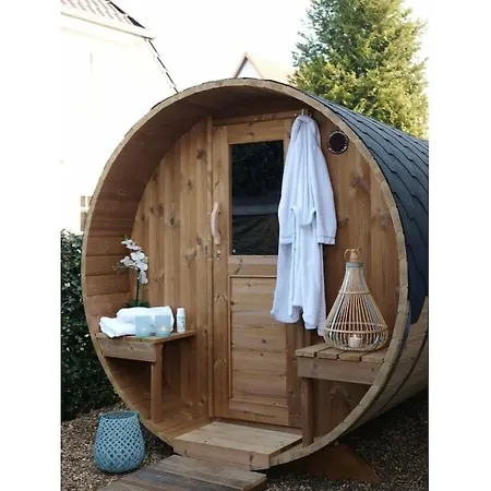 In Zingst With Swimming Pool Ferienhaus Kirr