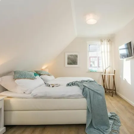 In Zingst With Swimming Pool * Kirr