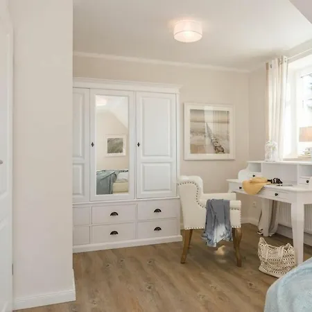 In Zingst With Swimming Pool Ferienhaus