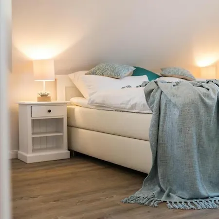 In Zingst With Swimming Pool Ferienhaus Kirr