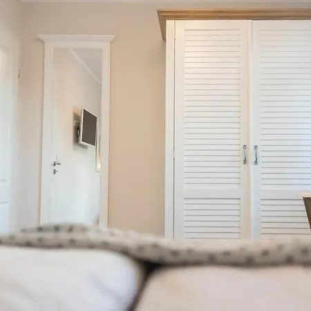 In Zingst With Swimming Pool Ferienhaus Kirr