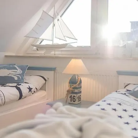 Ferienhaus In Zingst With Swimming Pool Kirr