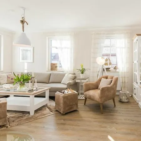 In Zingst With Swimming Pool Kirr