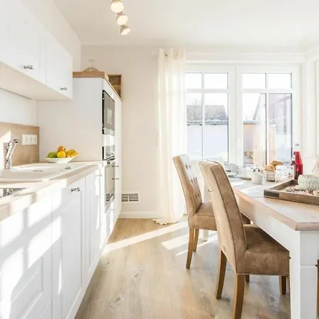 In Zingst With Swimming Pool Ferienhaus Kirr