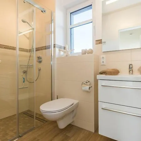 In Zingst With Swimming Pool * Kirr