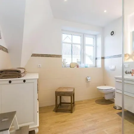 In Zingst With Swimming Pool Ferienhaus Kirr